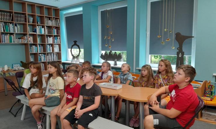 Edukacija „Šviečiantis talismanas“ bibliotekoje
