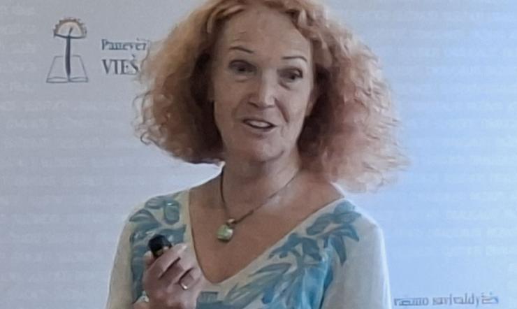 Bibliotekoje lankėsi rašytoja Eva Tombak