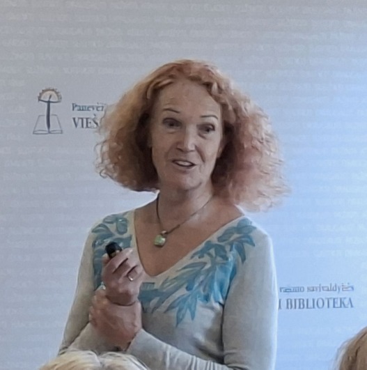 Eva Tombak