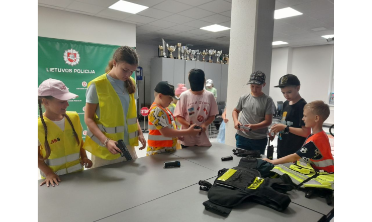 „Keturių bibliotekų tiltas“ subūrė vaikus kūrybingai ir aktyviai vasarai