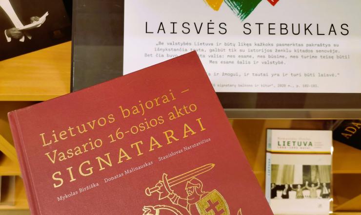 „Laisvės stebuklas“ – Vasario 16-ajai skirta knygų paroda