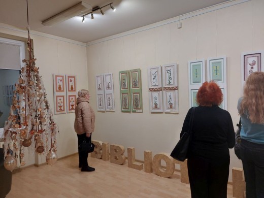 Prie langinių parodos